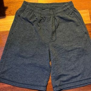 Champion shorts with side pockets and one back pocket